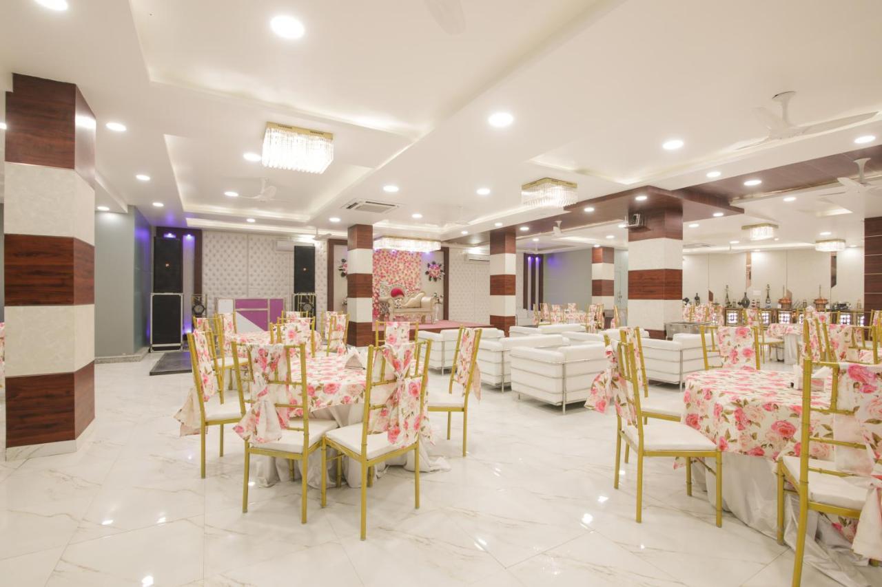 Twin Towers Bed & Breakfast Грейтър Нойда Екстериор снимка